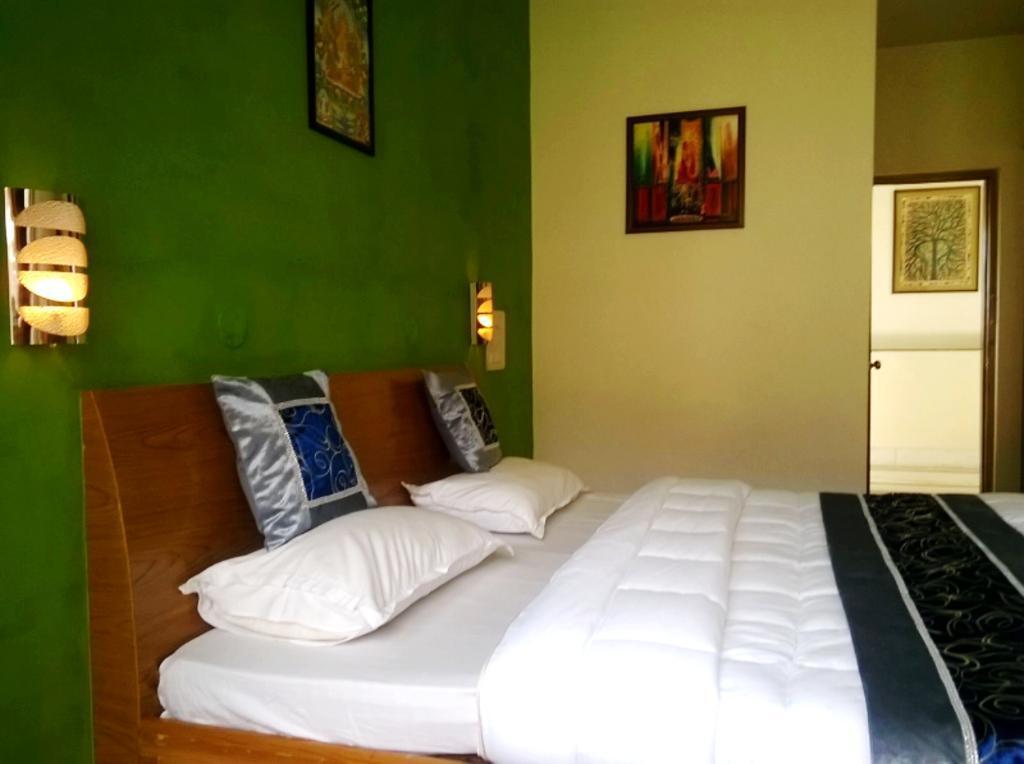 Tatva Bir Tents And Hotel Kangar Exterior photo
