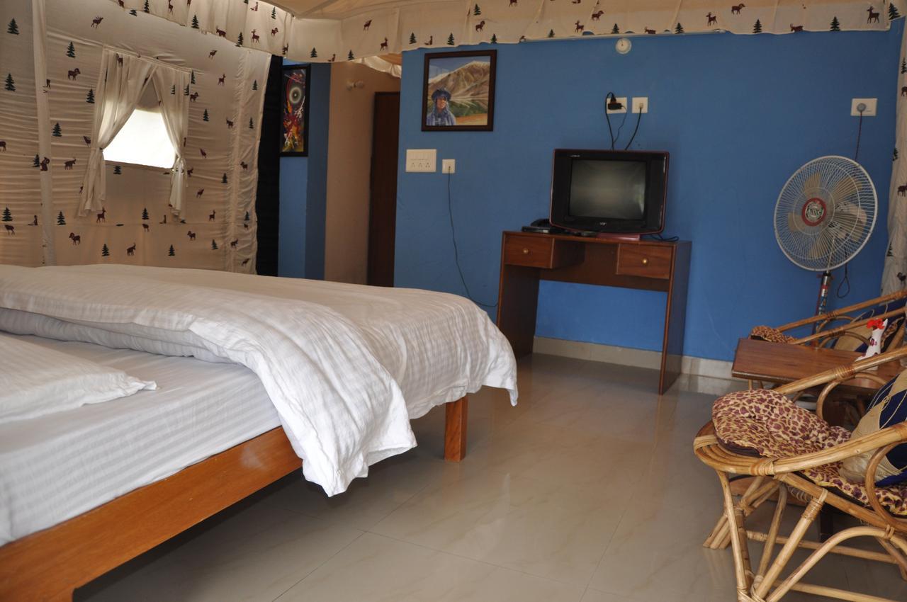 Tatva Bir Tents And Hotel Kangar Exterior photo