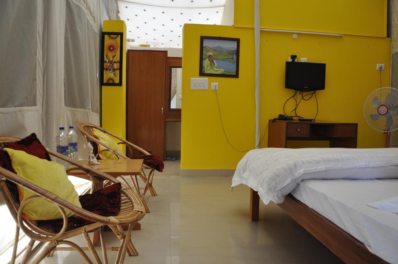 Tatva Bir Tents And Hotel Kangar Exterior photo