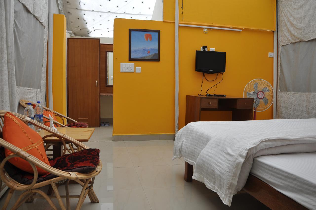 Tatva Bir Tents And Hotel Kangar Exterior photo