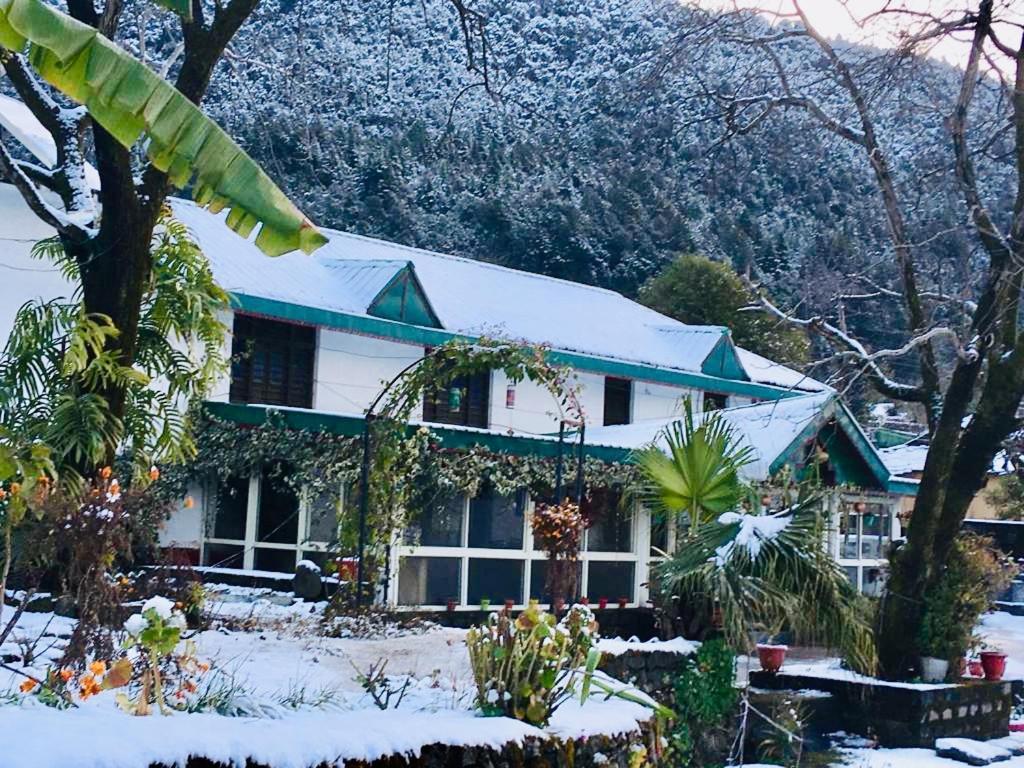 Tatva Bir Tents And Hotel Kangar Exterior photo